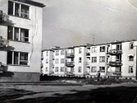 Lata 1970. Nowo powstające osiedle Piastowskie i bloki między ulicami Chrobrego i Warszawską. Skan pocztówki.